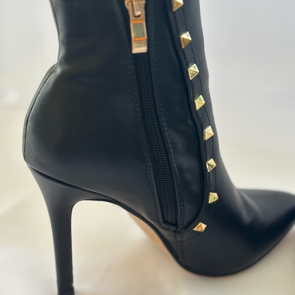 Catherine Malandrino Black Studded Ankle Boots Gold Studs Size 6.5 M - Picture 6 of 16